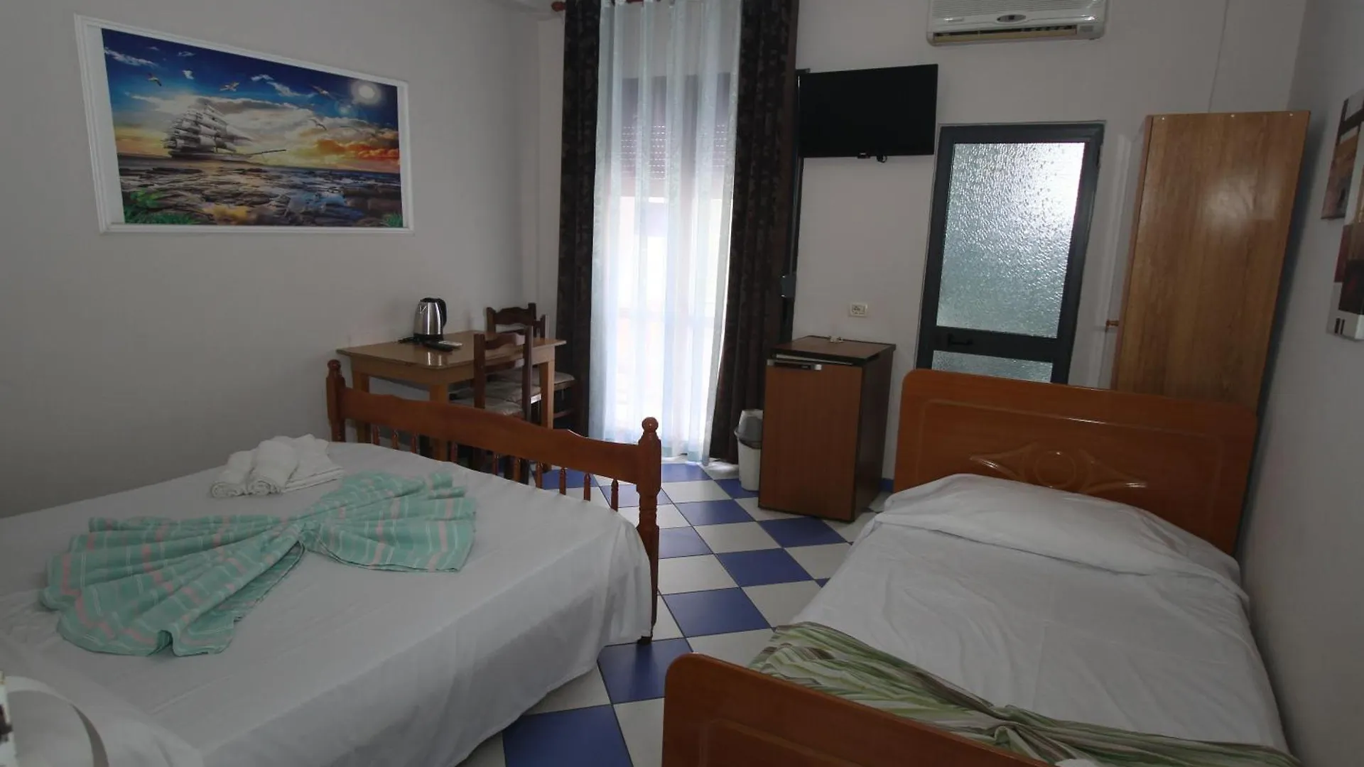 Kompleksi Eli Guest House Durres 0*,