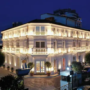 4* فندق Giulia